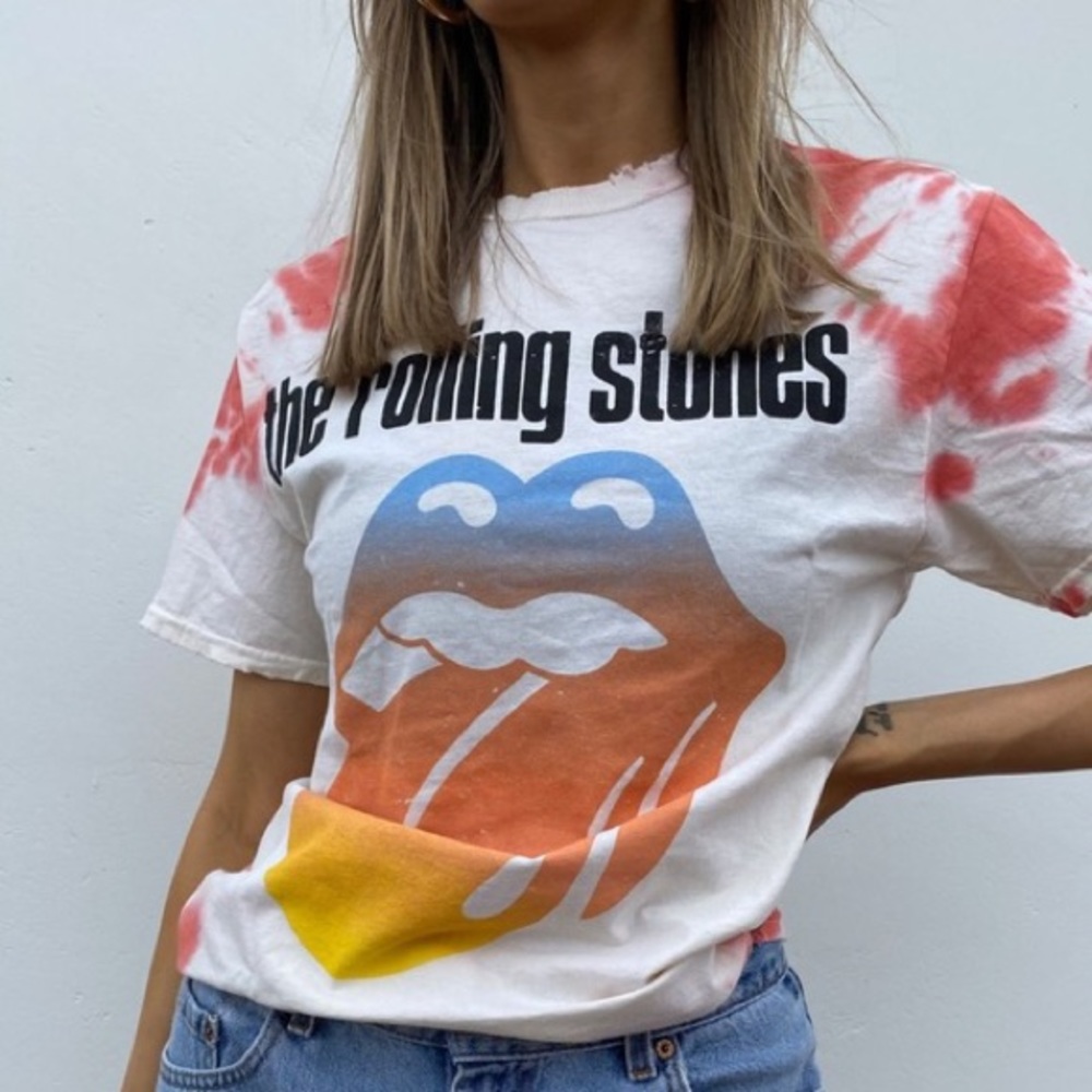 urban graphic tee